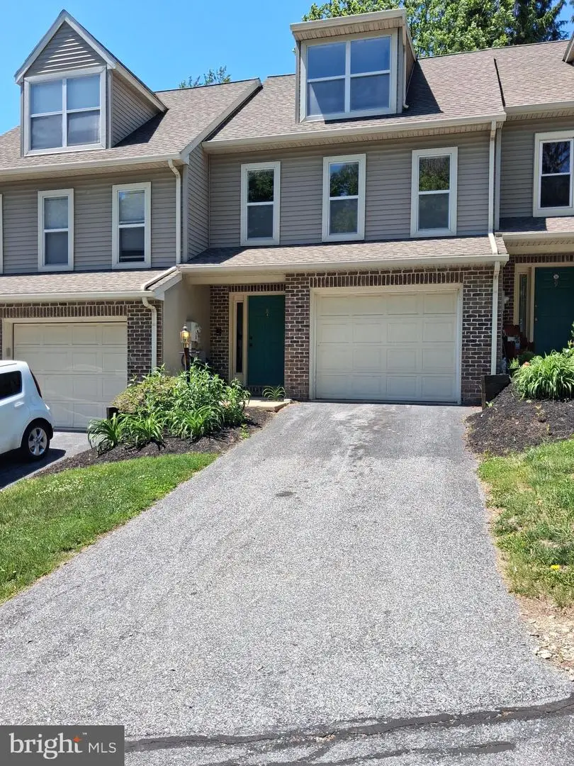 8 Westpointe Dr, Ephrata, PA 17522 - #2