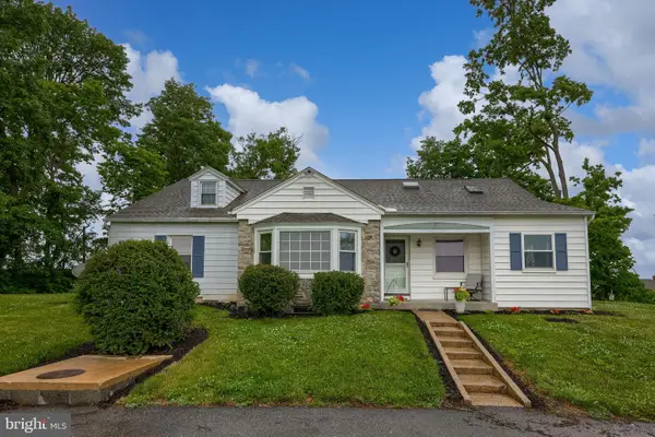 145 Weaver Rd, LANCASTER, PA 17603