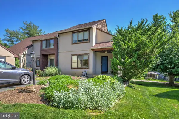 450 Stonegate Ct, MILLERSVILLE, PA 17551