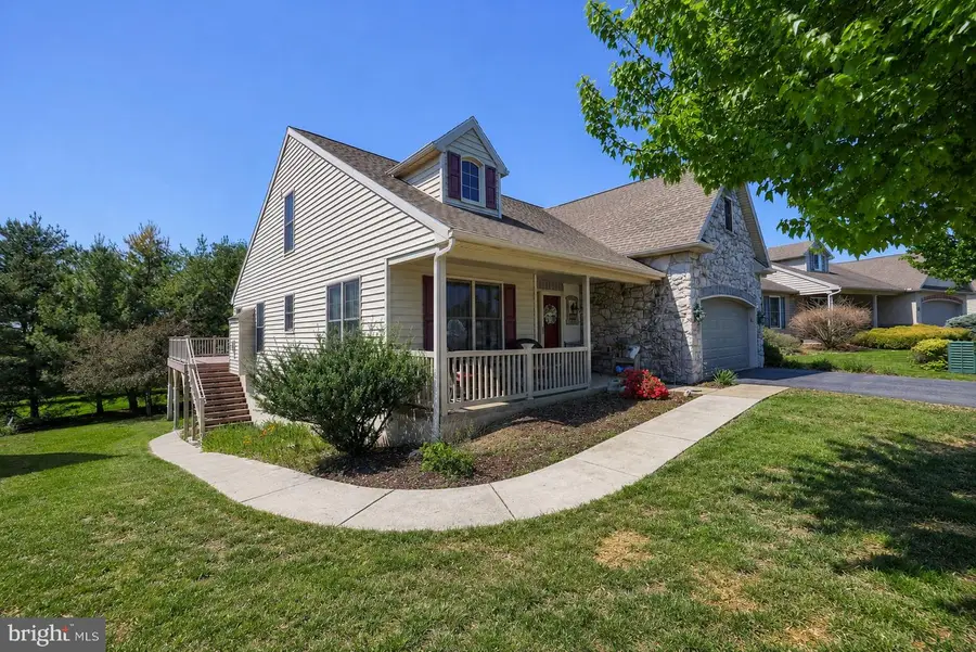 1042 Cambridge, Manheim, PA 17545 - #2