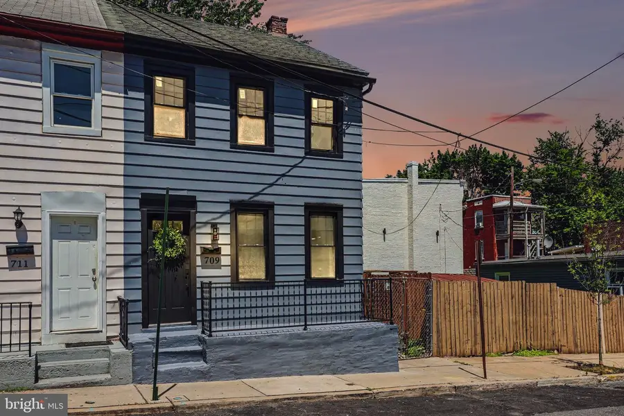 709 Saint Joseph St, Lancaster, PA 17603 - #2