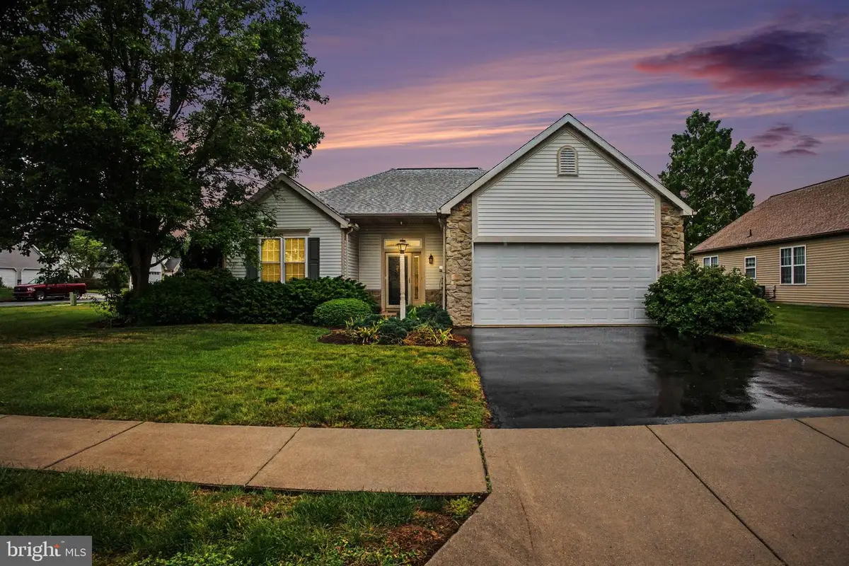 546 Bent Oak Dr, Mount Joy, PA 17552 - #1