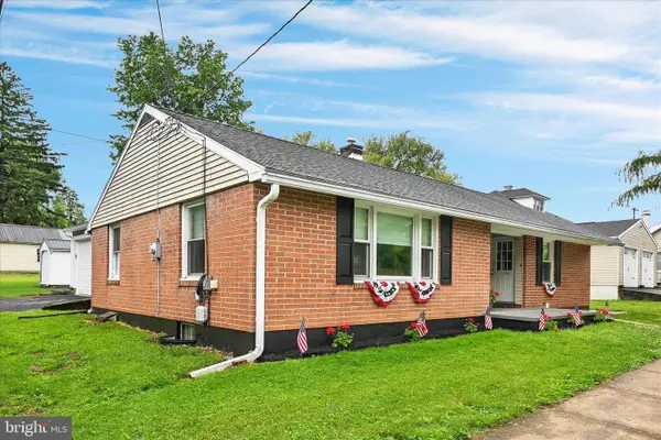 106 E Second Ave, LITITZ, PA 17543