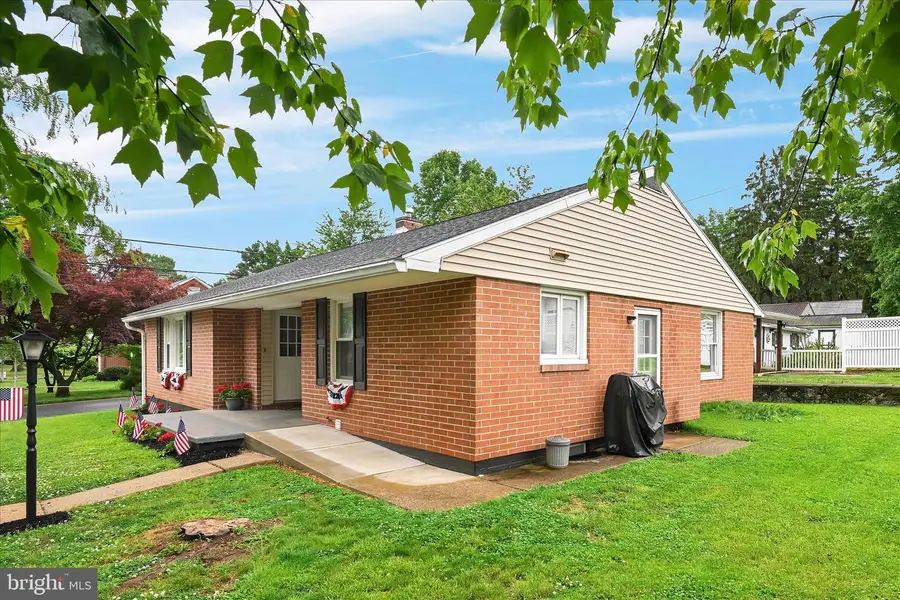 106 E Second Ave, Lititz, PA 17543 - #3