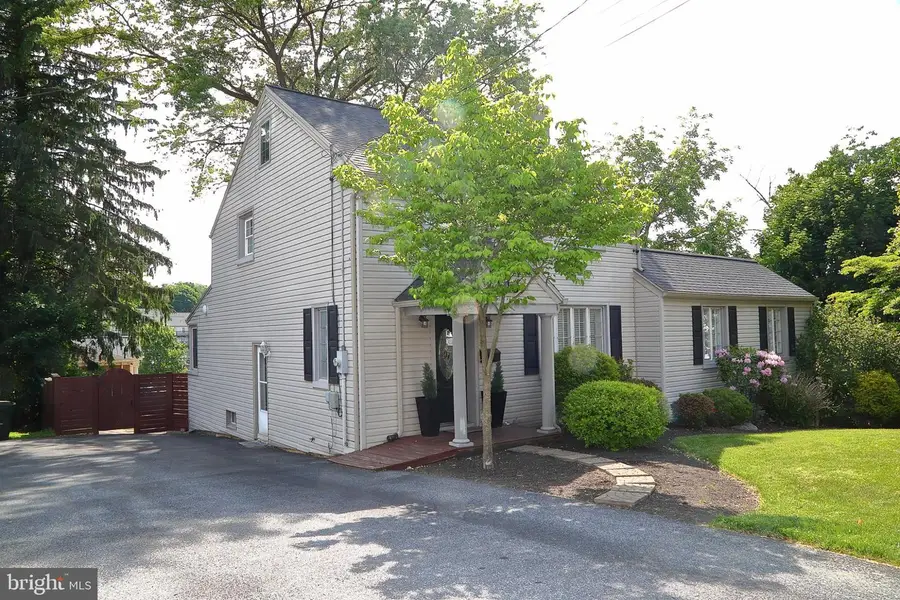 113 E Franklin St, Ephrata, PA 17522 - #3
