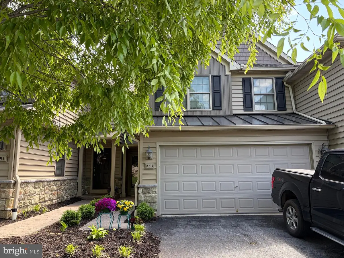 253 Fieldcrest Ln, Ephrata, PA 17522 - #1