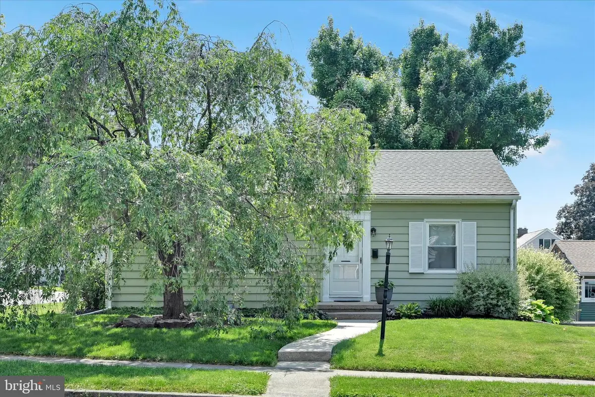 312 S Mount Joy St, Elizabethtown, PA 17022 - #1