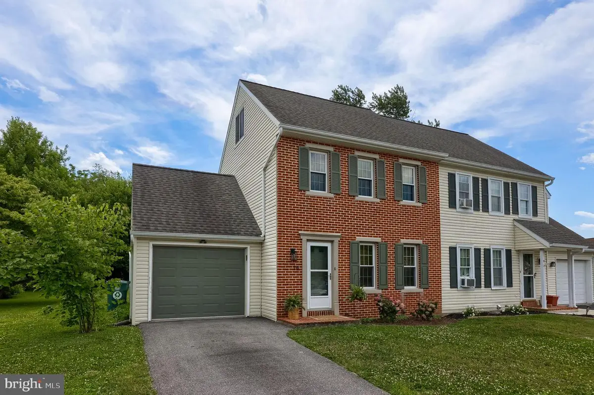 14 Hemlock Ln, Strasburg, PA 17579 - #1