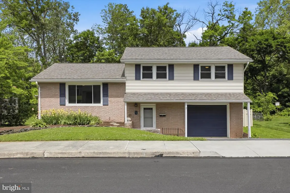 71 Circle Dr, Ephrata, PA 17522 - #1