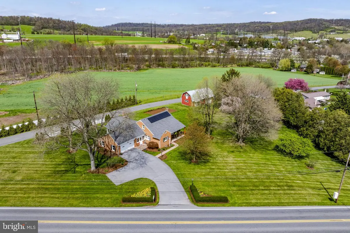 218 Lauschtown Rd, Denver, PA 17517 - #1
