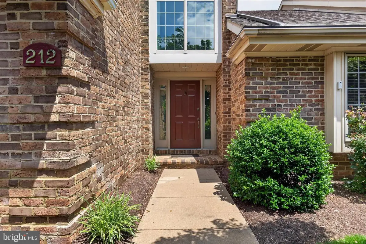 212 Willow Valley Dr, Lancaster, PA 17602 - #1
