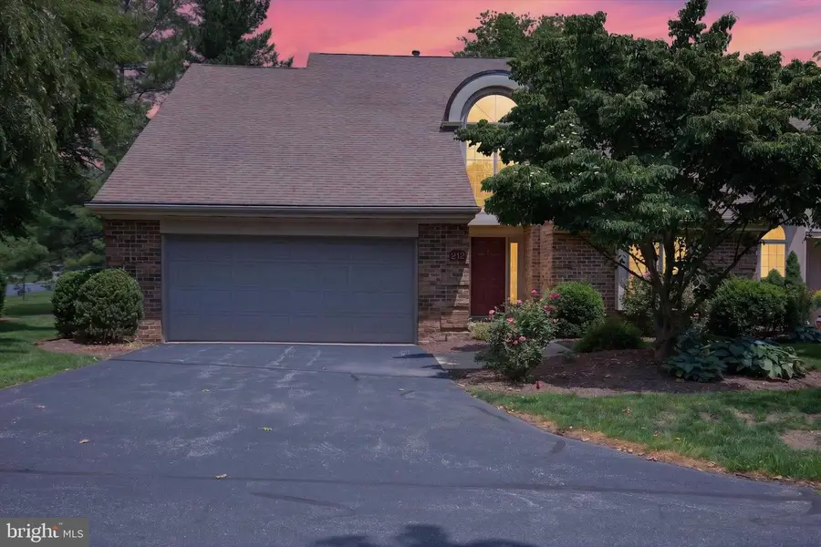 212 Willow Valley Dr, Lancaster, PA 17602 - #2