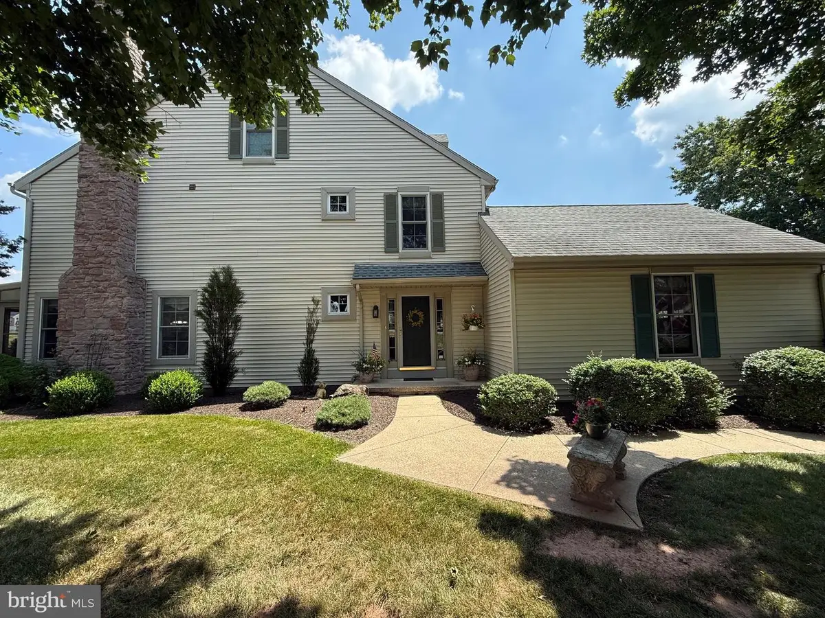 1290 Crestview Dr, Denver, PA 17517 - #1