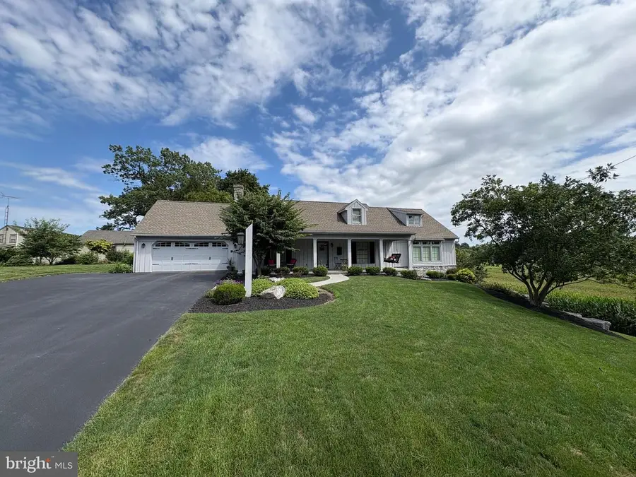 957 Mondale Rd, Bird In Hand, PA 17505 - #2