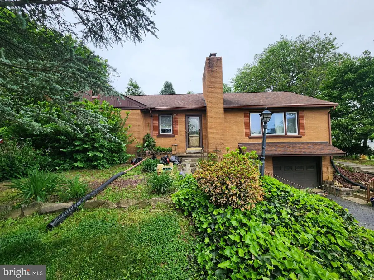 156 Hostetter Ln, Lancaster, PA 17602 - #1