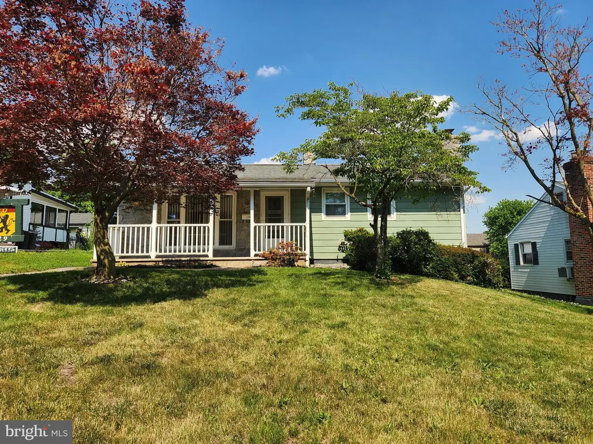 229 N Maple St, Elizabethtown, PA 17022 - #1