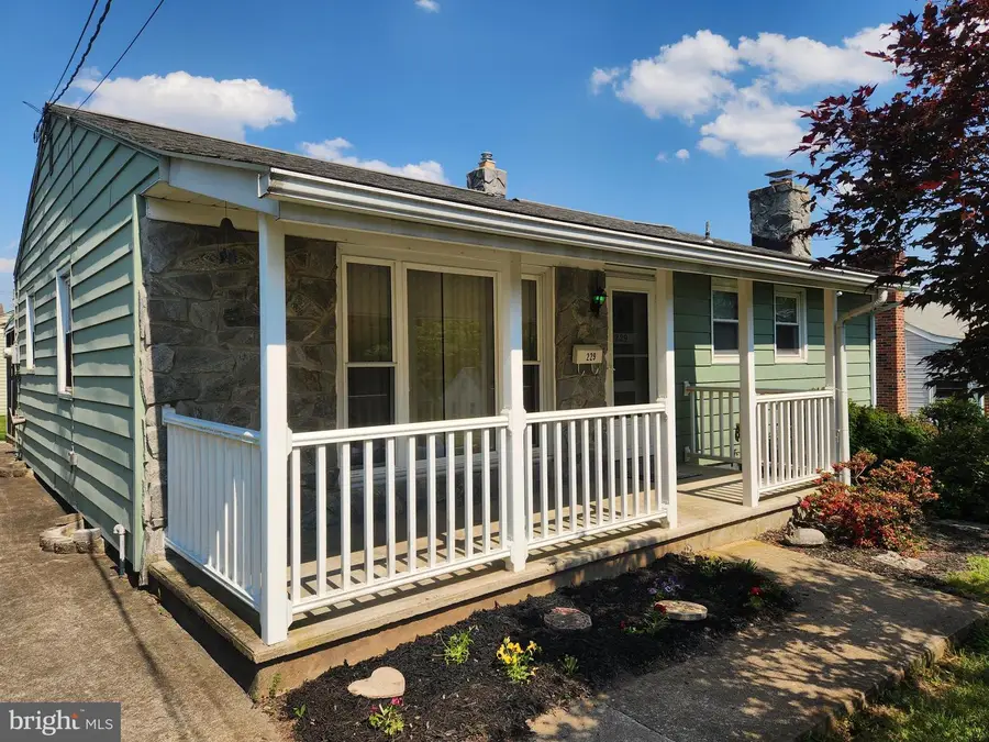 229 N Maple St, Elizabethtown, PA 17022 - #2