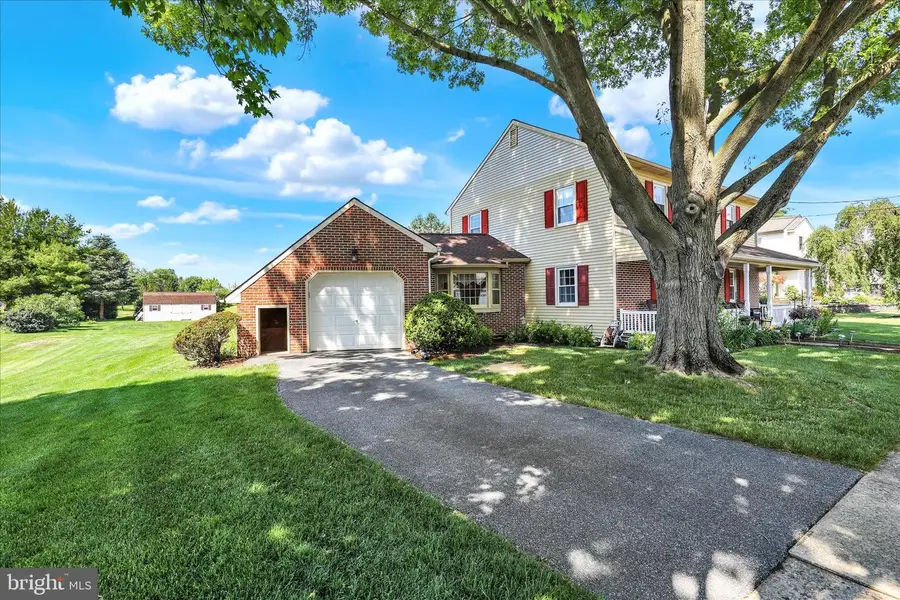 172 N Linden St, Manheim, PA 17545 - #2