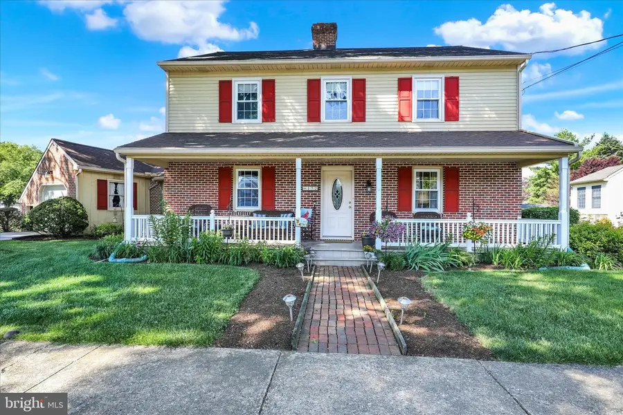 172 N Linden St, Manheim, PA 17545 - #3