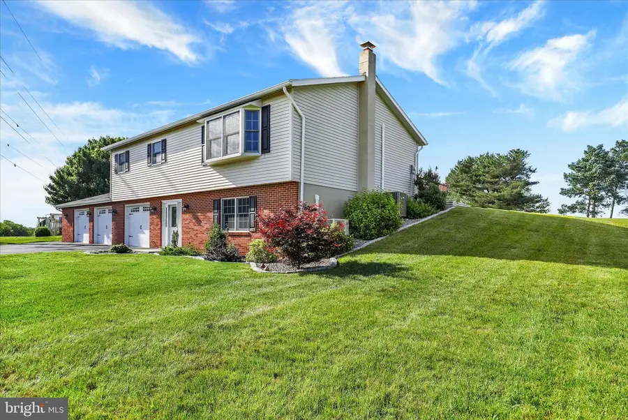 527 Ridgeview Rd S, Elizabethtown, PA 17022 - #2