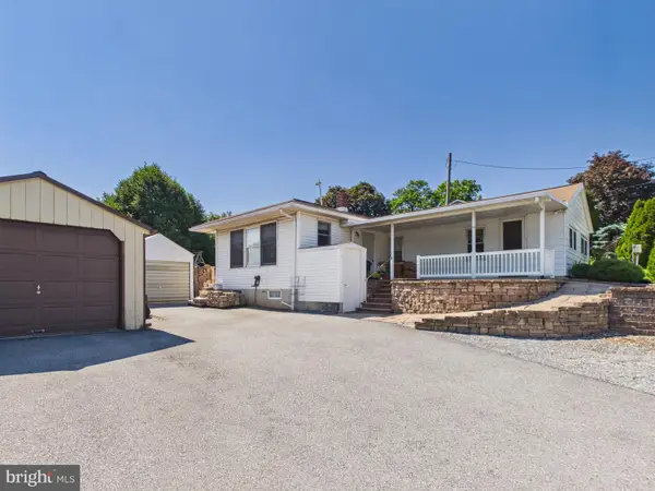 479 Spring Grove Rd, EAST EARL, PA 17519