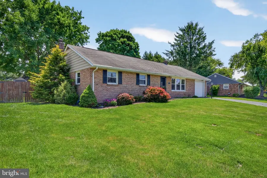 24 Snyder Hill Rd, Lititz, PA 17543 - #2