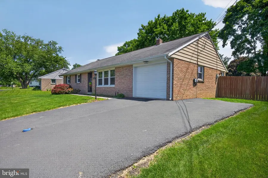 24 Snyder Hill Rd, Lititz, PA 17543 - #3
