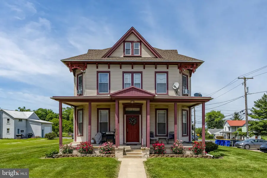 238 E Main St, Terre Hill, PA 17581 - #2