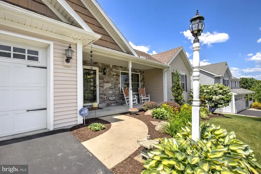 28 Gentle Dr, Terre Hill, PA 17581 - #3