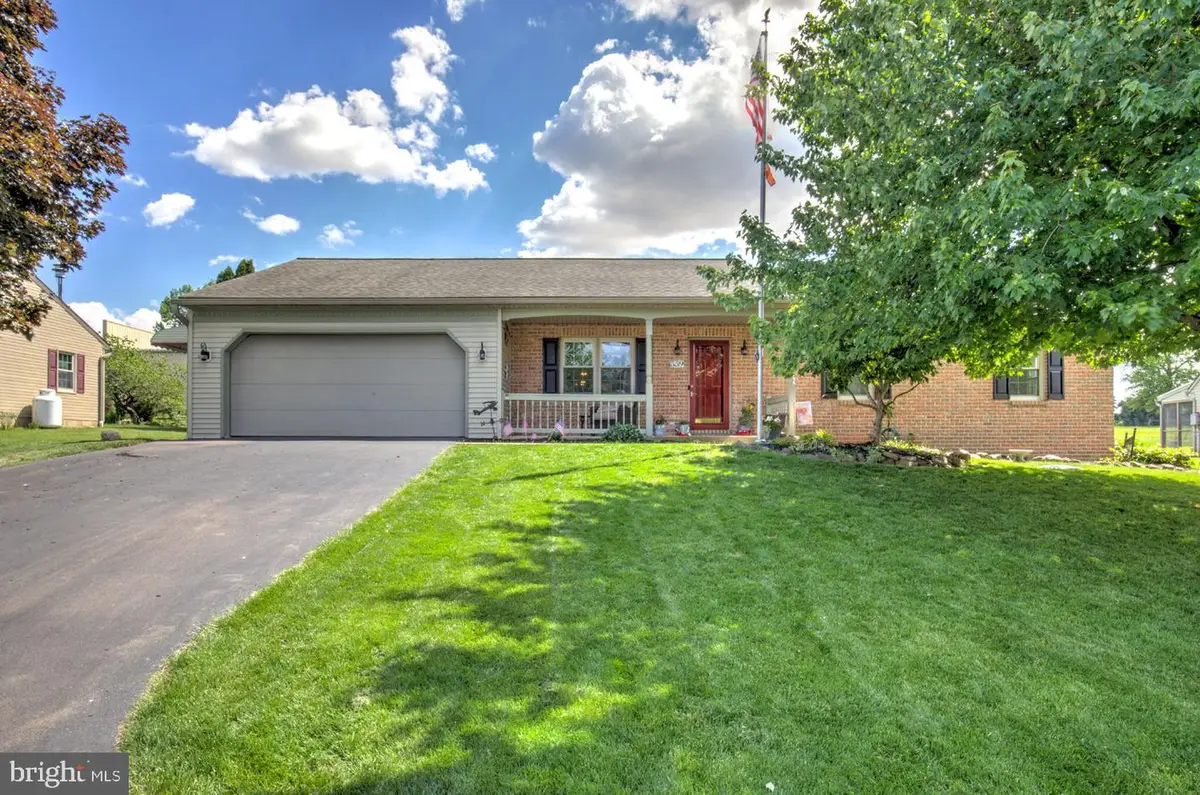 559 Greenview Dr, Denver, PA 17517 - #1