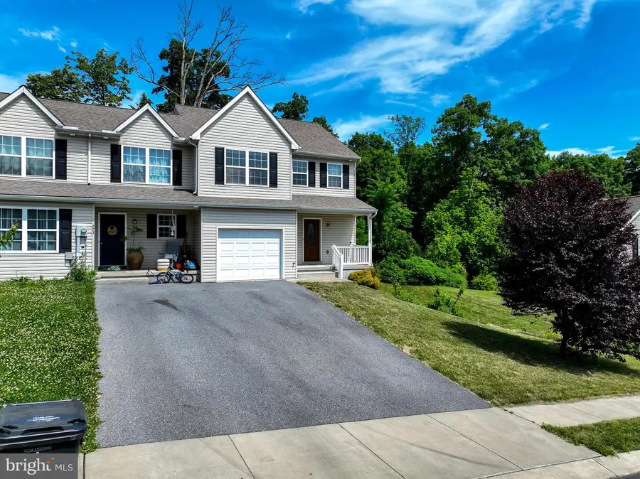 271 Wildflower Dr, East Earl, PA 17519 - #2