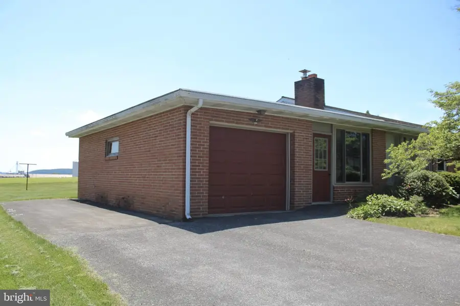 1088 Donegal Springs Rd, Mount Joy, PA 17552 - #3