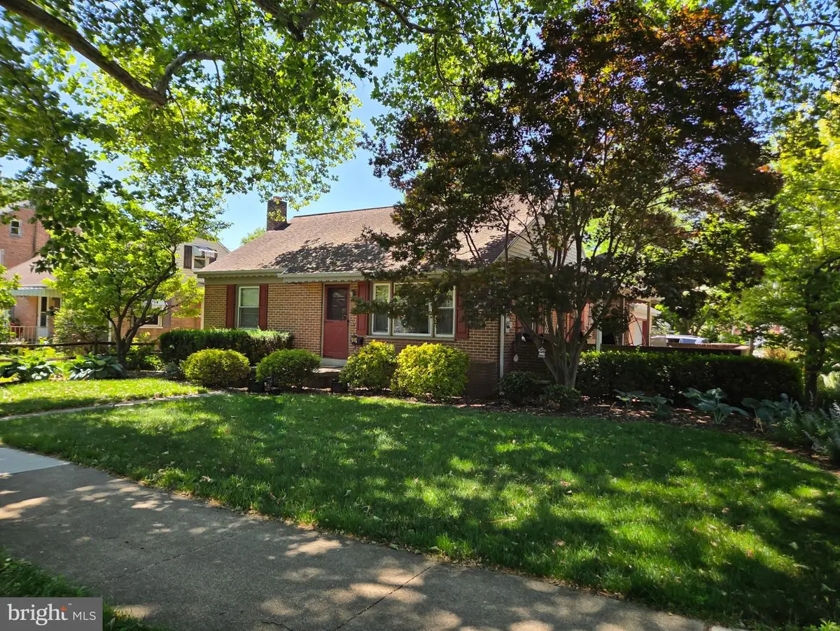 524 Locust St, Denver, PA 17517 - #1