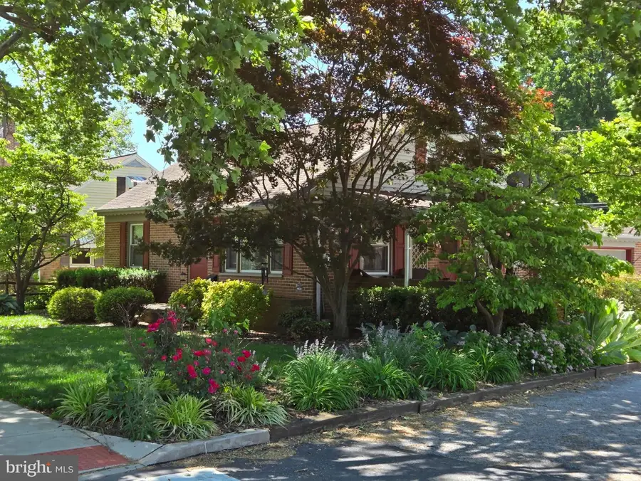 524 Locust St, Denver, PA 17517 - #3