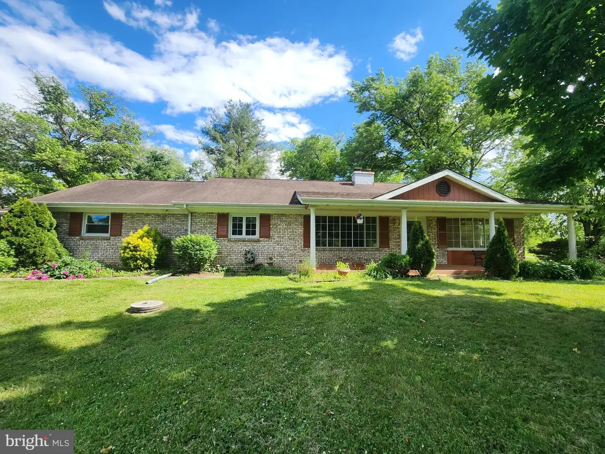 723 W Sunhill Rd, Manheim, PA 17545 - #1