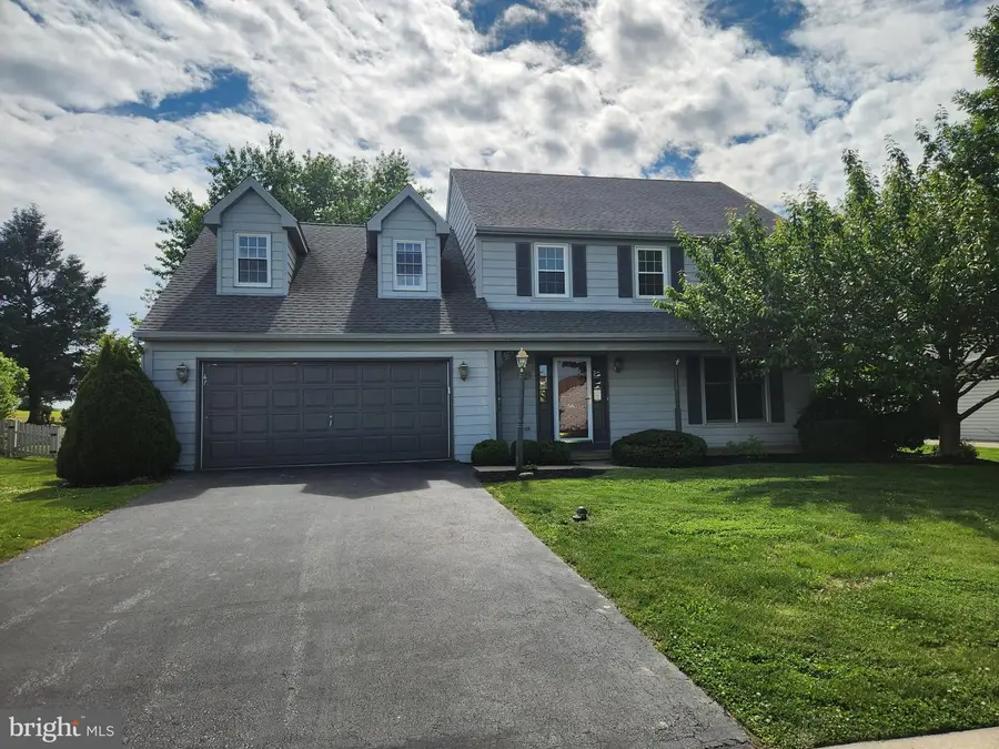 404 Mentzer Ave, New Holland, PA 17557 - #2