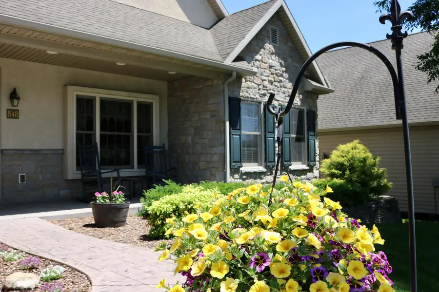 848 Cambridge Dr, Manheim, PA 17545 - #2