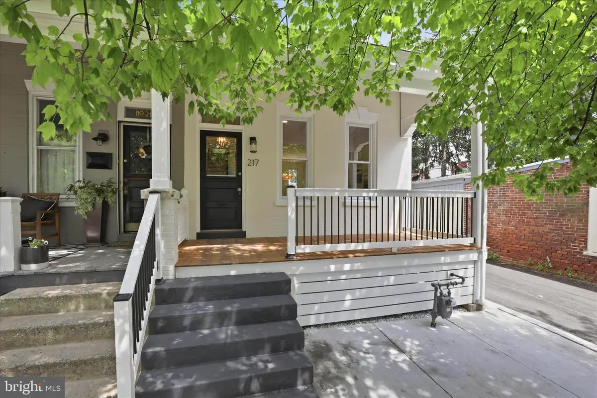 217 Nevin St, Lancaster, PA 17603 - #1
