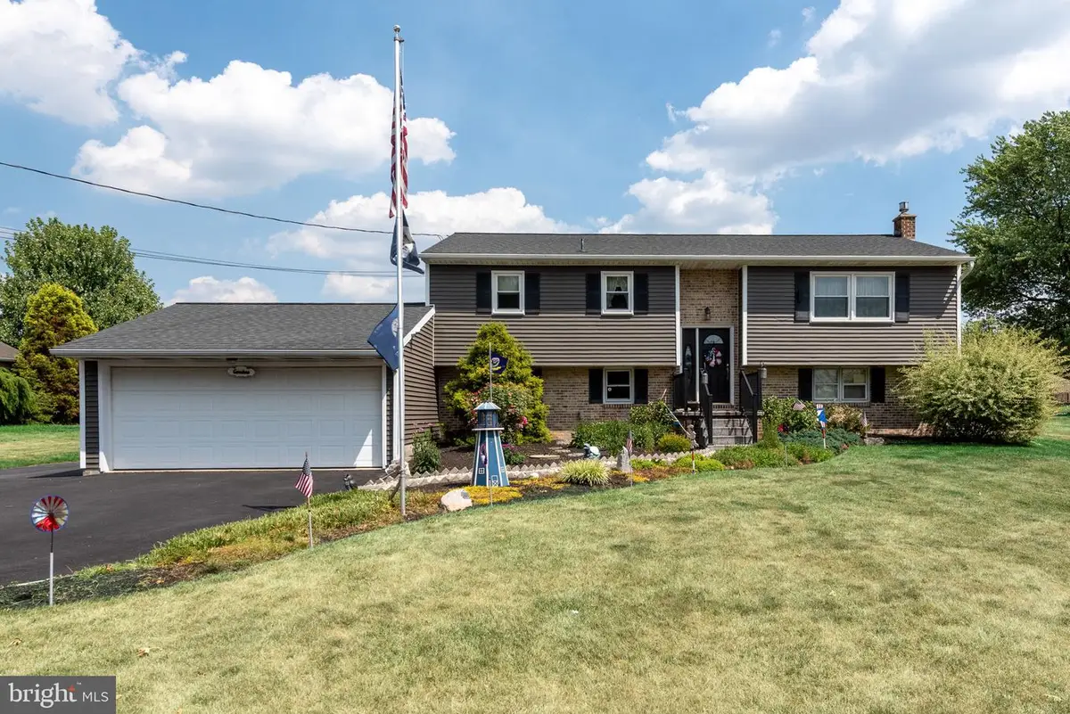 949 Brunnerville Rd, Lititz, PA 17543 - #1