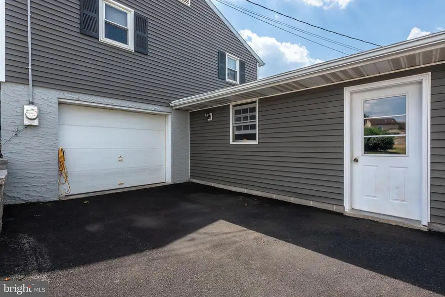 949 Brunnerville Rd, Lititz, PA 17543 - #2