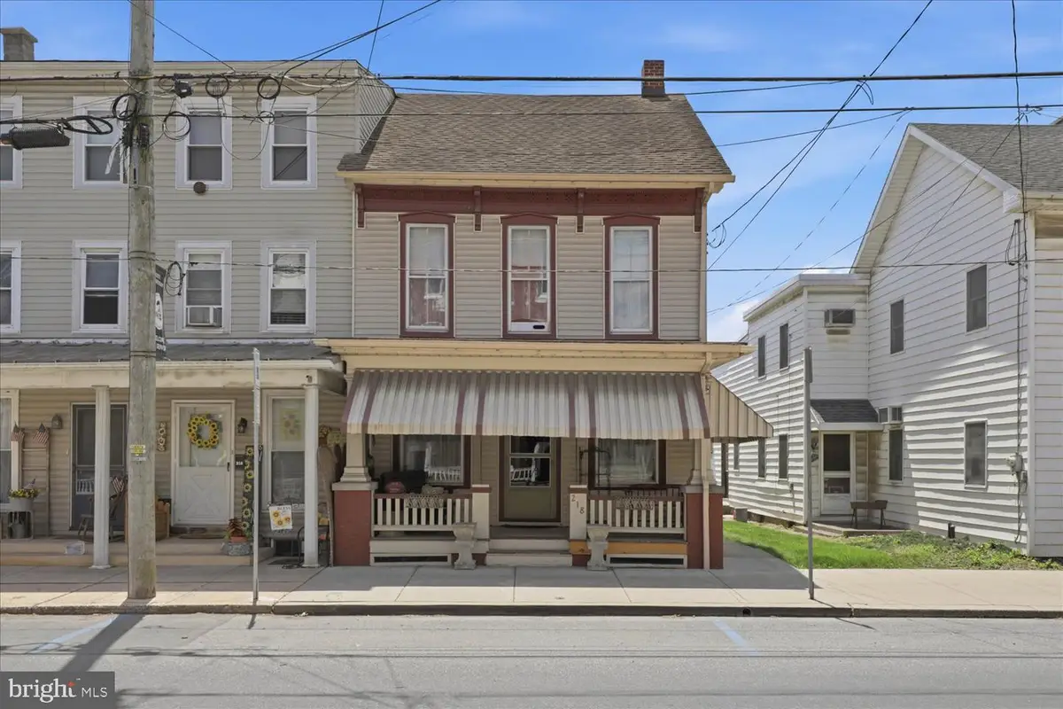 218 Main St, Denver, PA 17517 - #1