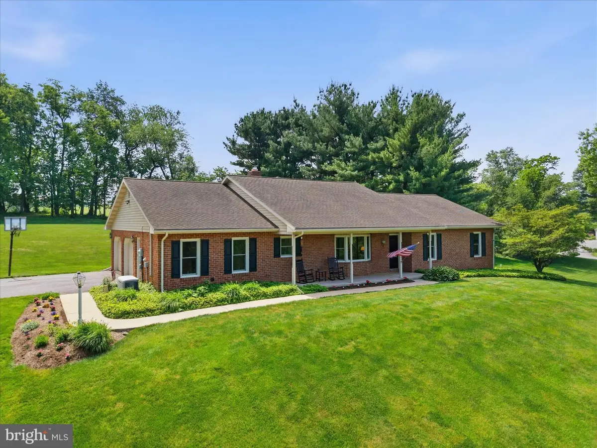 690 Indian Run Rd, Millersville, PA 17551 - #1