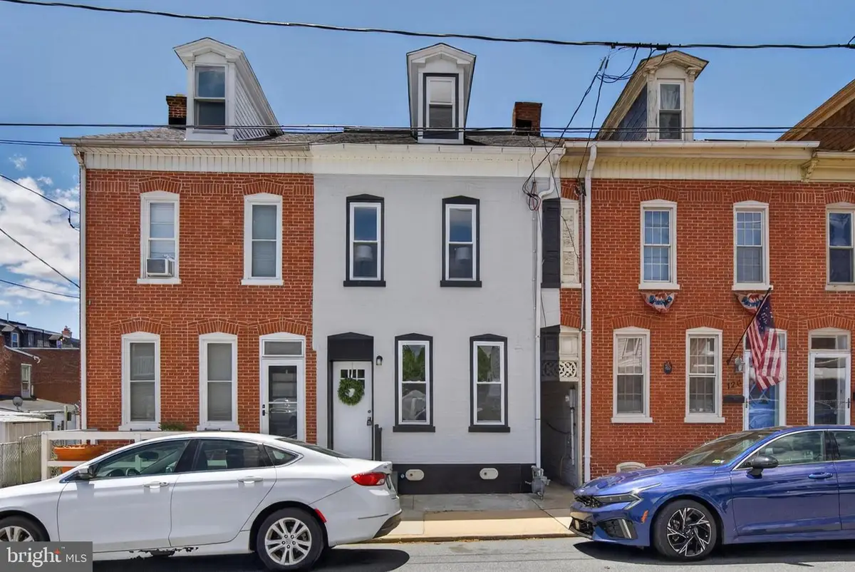 118 N 8th St, Columbia, PA 17512 - #1