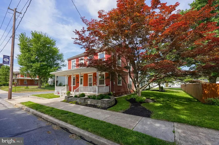 202 N 6th St, Denver, PA 17517 - #2