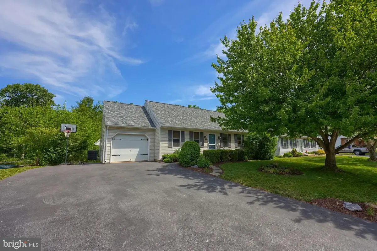 37 Homestead Dr, Denver, PA 17517 - #1