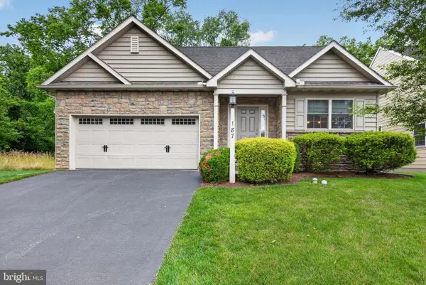 187 Waypoint Dr, LANCASTER, PA 17603