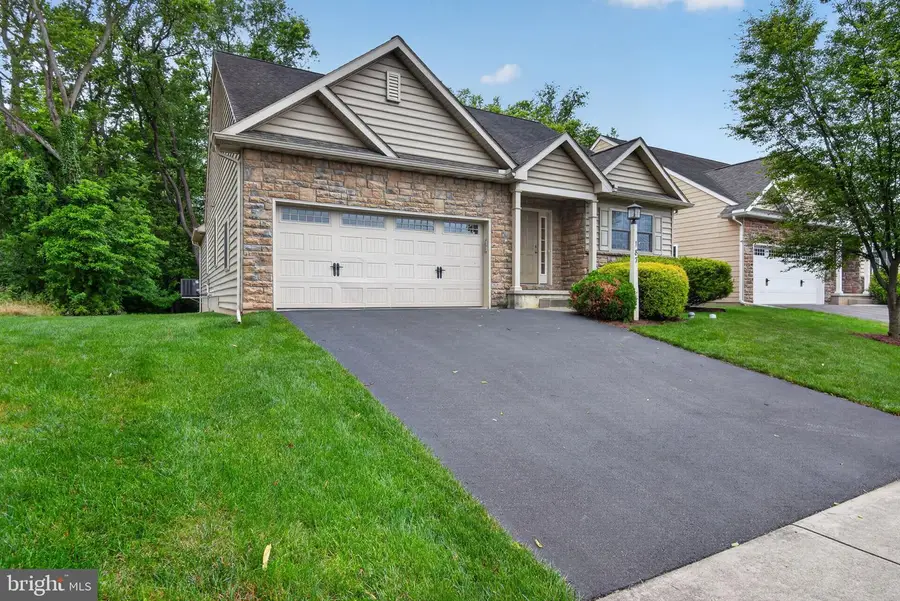 187 Waypoint Dr, Lancaster, PA 17603 - #2
