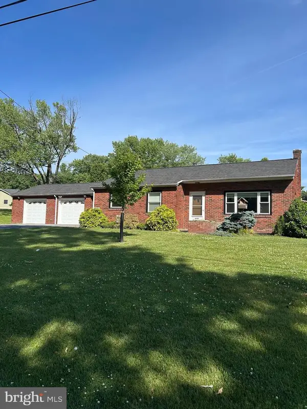 1652 Reading Rd, MOHNTON, PA 19540