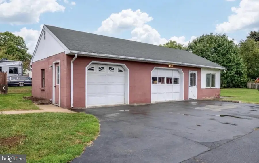 923 Rohrerstown Rd, Lancaster, PA 17601 - #2