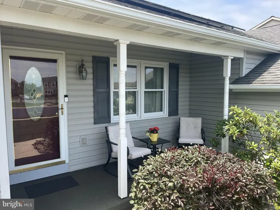 306 Willow Ln, New Holland, PA 17557 - #2